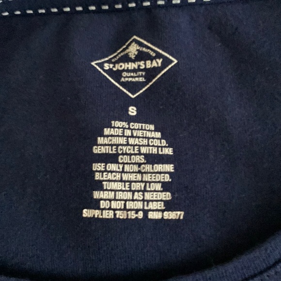 St. John’s bay navy short sleeve shirt size small - Picture 3 of 3